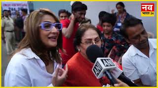 POONAM SINHA amp URVASHI DHOLAKIA CAST THEIR VOTES [upl. by Rimhsak]