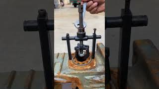 Correct use of threejaw bearing puller [upl. by Eniamat]