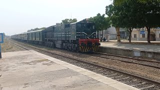 42dn karakoram Express skip Malir RailwaY station [upl. by Iroak]