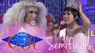 Its Showtime Miss Q amp A Moises passes the question to K Bernardo and Kwangky [upl. by Nossaj]