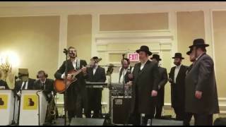 Dovy meisels sings by a chuppah with pinky Weber and mezamrim choir [upl. by Oker]