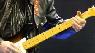 AEROSMITH Brad Whitford pre show awesome guitar solo 12312 Staples Center [upl. by Nesiaj]