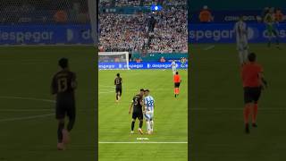 El cruce entre Lautaro Martinez y Zambrano 🇦🇷⚔️🇵🇪 futbol copaamerica [upl. by Ojillek202]