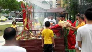 Taoist Tanki shaman ceremony at Shunfu Rd Singapore 2009 [upl. by Valaria29]