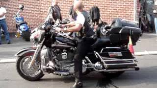 Harley Davidson Burnout Fail [upl. by Pinto732]