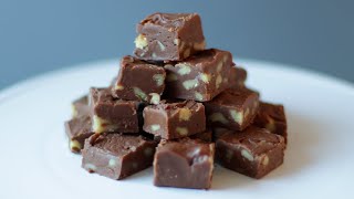 How to Make Traditional Fudge  Creamy Old Fashioned Fudge Recipe [upl. by Schonfeld]