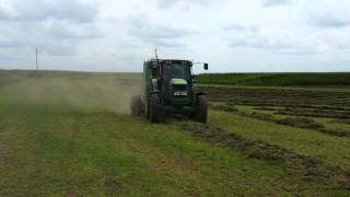 Using the Deere 568 baler out for the first time [upl. by Becht]