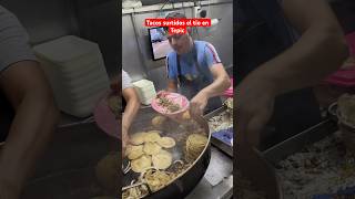 Tacos de asada con todo en puesto callejero tacos foodie viral parati [upl. by Macdonald]