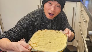 Making cottage pie for the familydads goodvibes food [upl. by Ttej167]