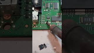 How to remove smd electrolytic capacitors short electronics smd desoldering capacitor repair [upl. by Ydnir]