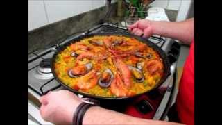 La Paella de mariscos [upl. by Bonis]