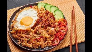 Ontdek Hoe je Zelf SurinaamsIndonesische Nasi Goreng Maakt  Recept en Kookgeheimen [upl. by Lawrence384]