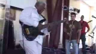 Abraham Laboriel BASS SOLO 2 [upl. by Ahtibbat526]