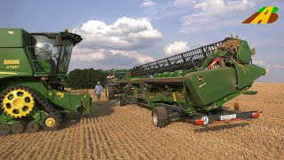 Getreideernte  neuer Mähdrescher John Deere S785i Raupe im Einsatz combine harvester German farmers [upl. by Filemon148]