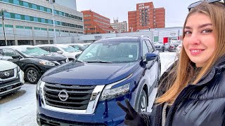 2024 Nissan Pathfinder SL Deep Ocean Blue Pearl Exterior  review from a dealership in a snow storm [upl. by Nivre]