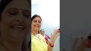 Mujhe nind na aayeythindi lovely songllpoonam tripathy vlog [upl. by Suissac]