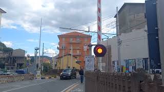 Passaggio a livello Pietra Ligure SV nuova versione  Level crossing  Spoorwegovergang [upl. by Litha677]