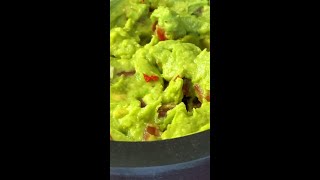 GUACAMOLE PERFETTO 🥑 PRONTO IN 5 MINUTI Shorts [upl. by Graeme402]