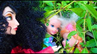 Elsa and Anna Toddlers Park Adventure  Ep 4  Toys In Action [upl. by Llien]