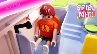 Playmobil Film Deutsch Papa furzt das Auto voll Vorsicht beim Essen  Urlaub mit dem Campingwagen [upl. by Anerroc386]