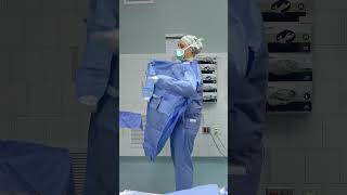 How to Don Sterile Gowns and Gloves in the Operating Room meded surgeon surgtech operatingroom [upl. by Witcher870]