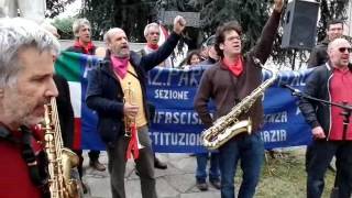 L’INTERNAZIONALE BANDA DEGLI OTTONI A SCOPPIO [upl. by Ultun]