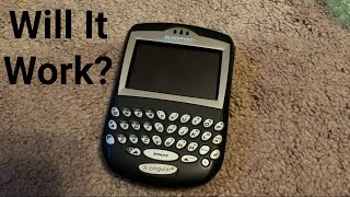 Checking out an untested BlackBerry 7290 [upl. by Ennaillij]