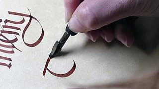 Démonstration de calligraphie gothique [upl. by Senskell]