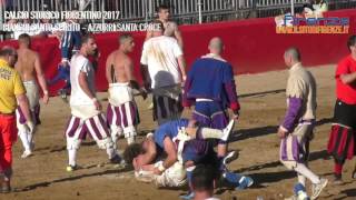 Calcio Storico sospesa la partita Azzurri Bianchi Alta tensione e Polizia in campo [upl. by Yrolg]