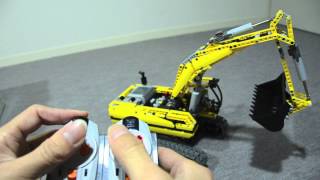 LEGO Technic 8043 リモコン制御のショベルカーデモ [upl. by Inittirb]