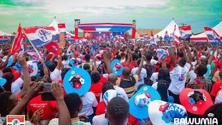 Watch how traders in Akim Oda market rush to see Bawumia and NPP Gurus [upl. by Ayarahs]