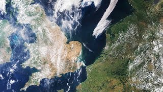 Hitzewelle 2018 Satellitenbilder zeigen die Folgen der extremen Temperaturen [upl. by Meingoldas]