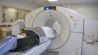 Médecine nucléaire  1er TEP Scan numérique à lAPHP [upl. by Dobb]