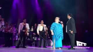 Juan Gabriel comparte escenario con Paquita la del Barrio [upl. by Faline]