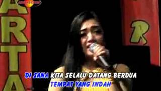 Deviana Safara  Bukit Berbunga  Dangdut Official Music Video [upl. by Catharina]