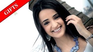 Sanaya Iranis Exclusive Gift Segment [upl. by Gittle]