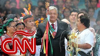 Así finalizó López Obrador su discurso como presidente en el Zócalo [upl. by Stutzman]