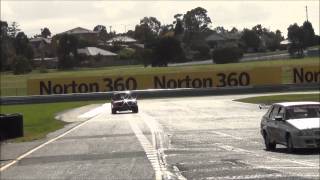 XU1 on Straight at Sandown  Triple Webers [upl. by Biron83]