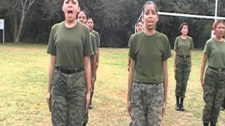 Entrenamiento militar a mujeres [upl. by Ekalb]