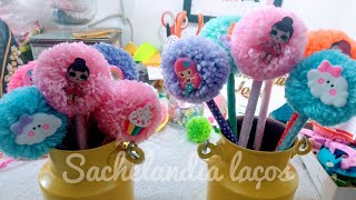 Como Fazer Canetas e Lapis com Pompom e Apliques [upl. by Sew876]