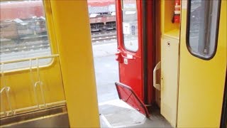 ► Drehfalttüren schließen und öffnen ◄ alte Zugtüren  old traindoors [upl. by Alaehs72]