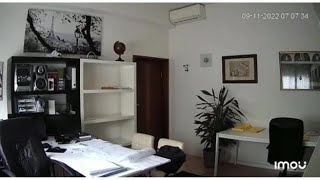 Terremoto il video delle scosse ripreso dalle telecamere di sicurezza a Pesaro [upl. by Evannia844]