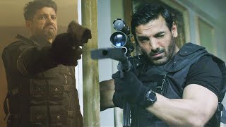 Farhan Akhtar Aur John Abraham Khatarnaak Mission Ke Liye Hue Ek Saath  Wazir [upl. by Aicemak]