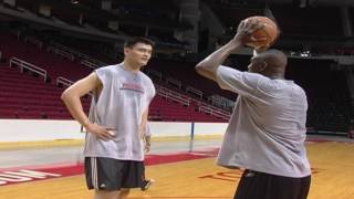 Hakeem Olajuwon Teaches NBA Superstars Post Moves LeBron Yao Kobe and More [upl. by Ecirahs]