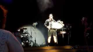 ANDREAS GABALIER INTRO LIVE 1582014 WIEN  VIENNA KRIEAU  I hab die schönen Madln net erfunden [upl. by Mitch]