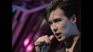 Human League  Mirror Man TOTP 1982 [upl. by Golub]