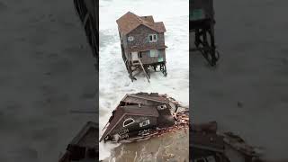 A vacant home in Rodanthe North Carolina collapsed into the ocean on Tuesday [upl. by Ettennor51]