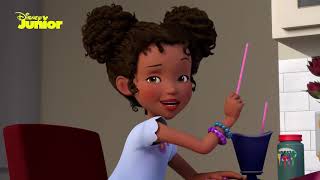 Fancy Nancy Clancy  How to Make a Fancy Tiara  Disney Junior Arabia [upl. by Amein]