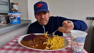 Hirschgulasch mit EierspätzleApfelrotkohl amp Ayran [upl. by Burton]