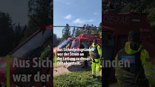 Spezialhubschrauber bei Arbeiten an Hochspannungsleitung im Einsatz [upl. by Ayotak]